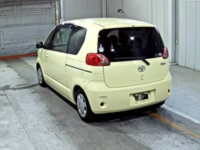 Toyota PORTE  с аукциона в Японии