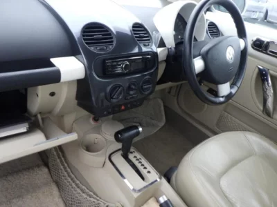 Volkswagen NEW BEETLE