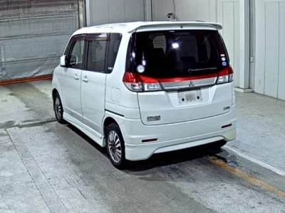 Mitsubishi DELICA D2