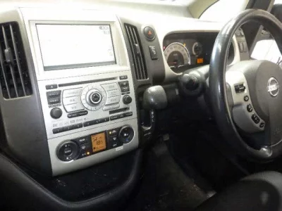 Nissan SERENA  с аукциона в Японии