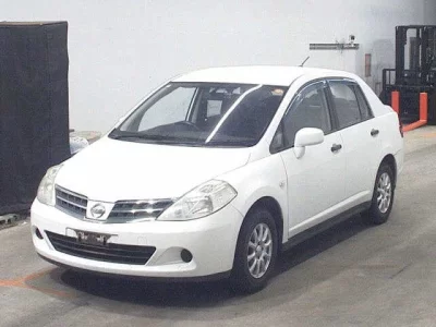 Nissan Tiida Latio