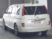 Toyota ISIS лот № 38 оценка 3.5  с аукциона в Японии 1