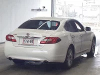 Nissan FUGA лот № 37 оценка 3  с аукциона в Японии 4