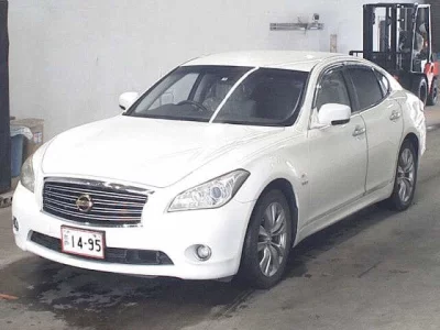 Nissan FUGA  с аукциона в Японии