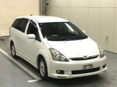 Toyota WISH  с аукциона в Японии