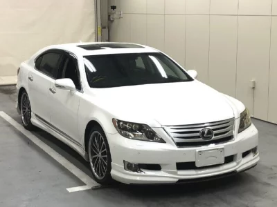 Lexus LS