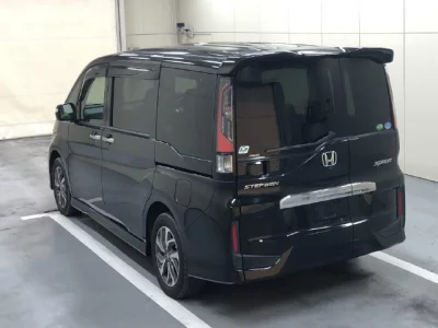 Honda STEP WAGON  с аукциона в Японии