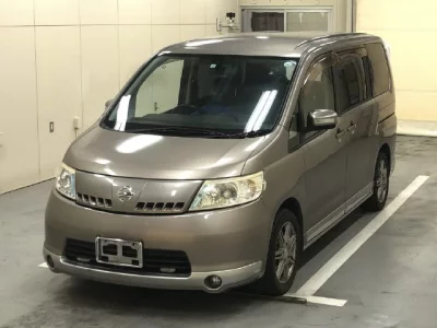 Nissan SERENA  с аукциона в Японии