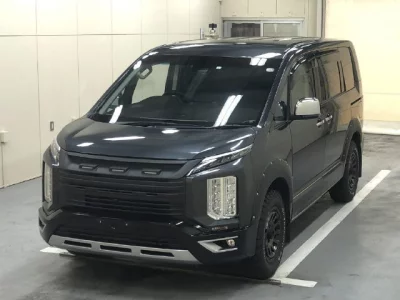 Mitsubishi Delica D:5