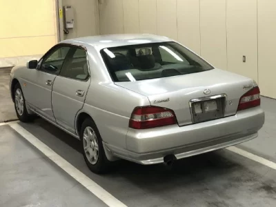 Nissan LAUREL