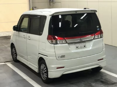 Mitsubishi DELICA D2