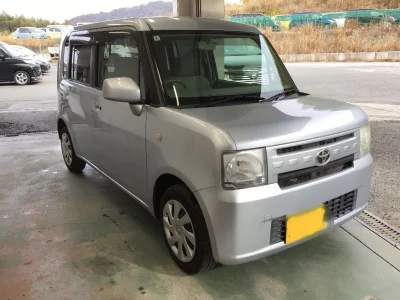 Toyota PIXIS SPACE  с аукциона в Японии