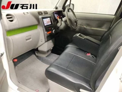 Toyota PIXIS SPACE