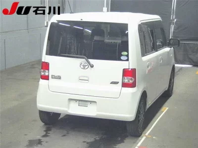 Toyota PIXIS SPACE