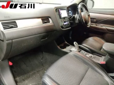 Mitsubishi OUTLANDER PHEV