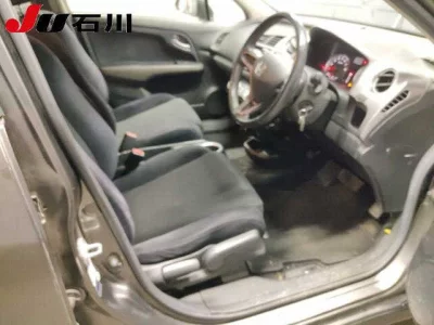 Honda STREAM  с аукциона в Японии