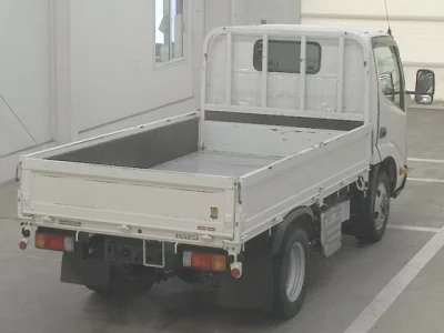 Toyota DYNA  с аукциона в Японии