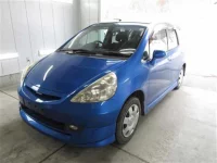 Honda FIT лот № 4013 оценка 3  с аукциона в Японии 4