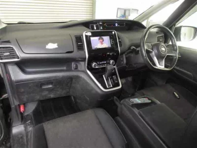 Nissan SERENA  с аукциона в Японии