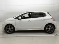 Peugeot 208 лот № 90302 оценка 3.5  с аукциона в Японии 3
