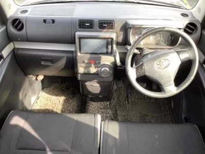 Toyota PIXIS SPACE  с аукциона в Японии