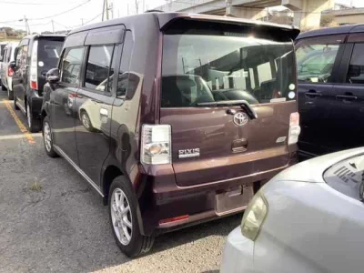 Toyota PIXIS SPACE  с аукциона в Японии