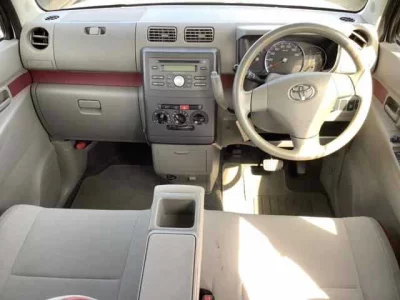 Toyota PIXIS SPACE  с аукциона в Японии