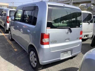 Toyota PIXIS SPACE  с аукциона в Японии