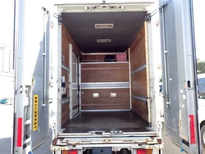 Toyota DYNA  с аукциона в Японии