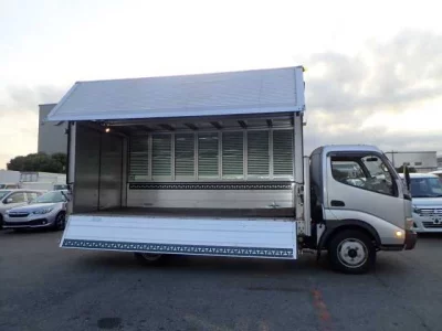 Toyota DYNA  с аукциона в Японии