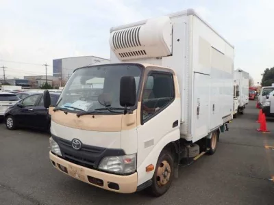 Toyota DYNA  с аукциона в Японии