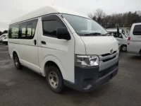 Toyota HIACE VAN лот № 32210 оценка 3.5  с аукциона в Японии 1