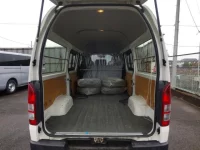 Toyota HIACE VAN лот № 32210 оценка 3.5  с аукциона в Японии 6
