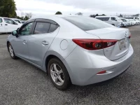 Mazda AXELA лот № 32798 оценка 3.5  с аукциона в Японии 3