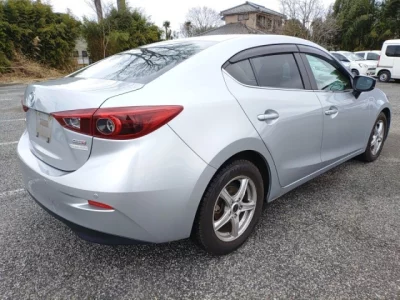 Mazda AXELA  с аукциона в Японии