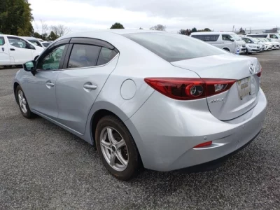 Mazda AXELA  с аукциона в Японии