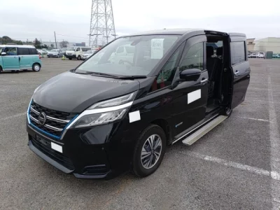 Nissan SERENA  с аукциона в Японии