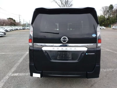 Nissan SERENA  с аукциона в Японии