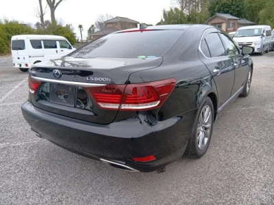 Lexus LS