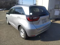 Honda FIT лот № 28250 оценка 3.5  с аукциона в Японии 4