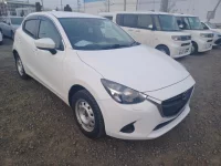 Mazda DEMIO лот № 24695 оценка 3.5  с аукциона в Японии 1