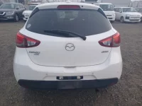 Mazda DEMIO лот № 24695 оценка 3.5  с аукциона в Японии 3