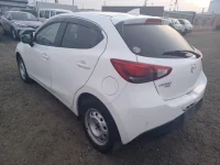 Mazda DEMIO лот № 24695 оценка 3.5  с аукциона в Японии 4
