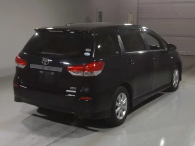 Toyota WISH  с аукциона в Японии