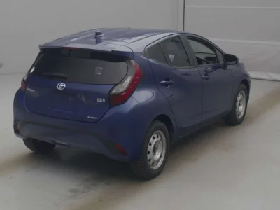 Toyota AQUA  с аукциона в Японии