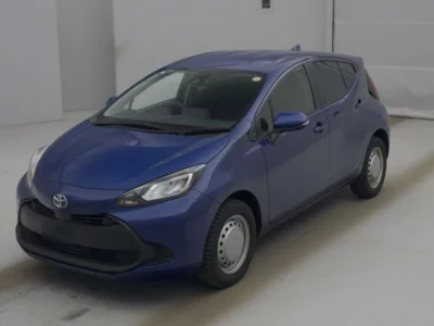 Toyota AQUA  с аукциона в Японии