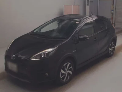 Toyota AQUA  с аукциона в Японии