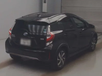 Toyota AQUA  с аукциона в Японии