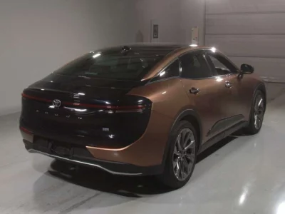 Toyota CROWN CROSSOVER