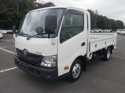 Toyota DYNA  с аукциона в Японии